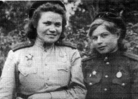 Наталья Денисова (Овечкина) и Александра Калякина